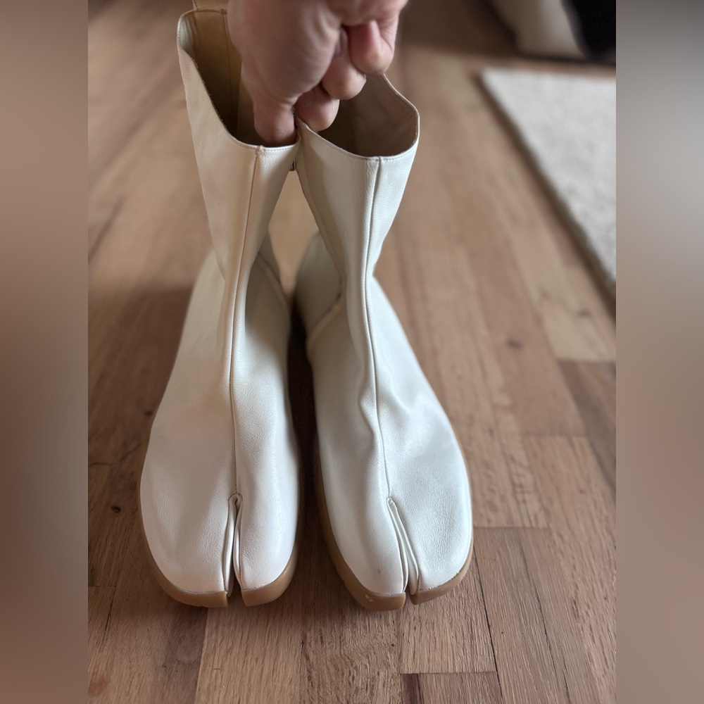 NWOT Maison Margiela Tabi Shoes (Men) in White Leather with lug sole - 11.5 TTS